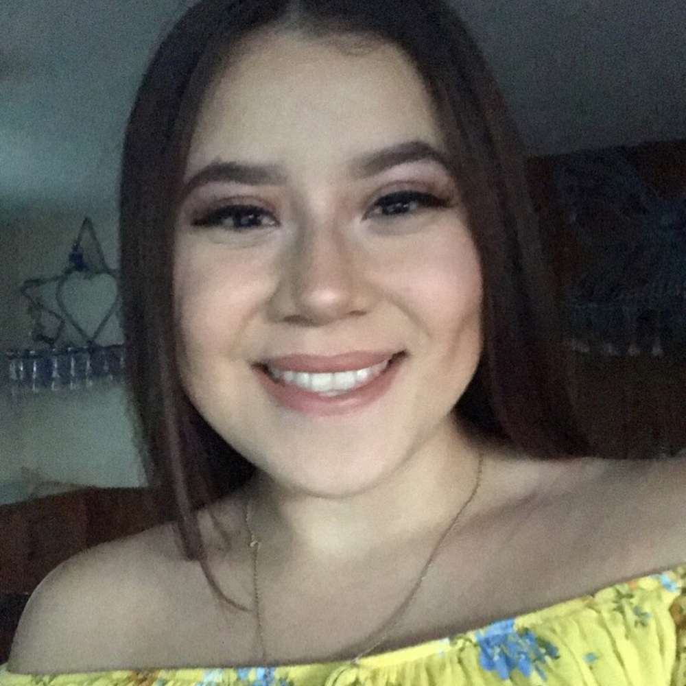 Meet your Posher, Dayana